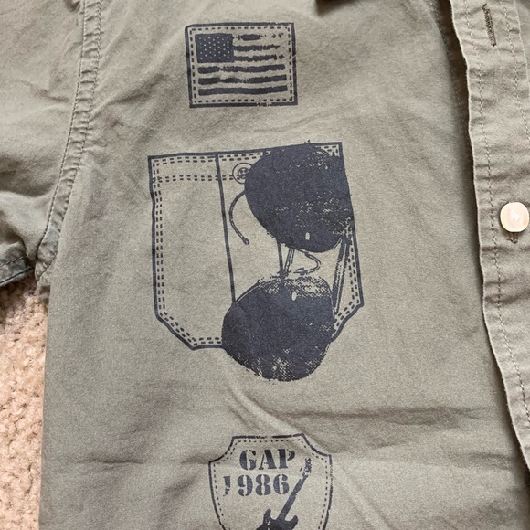 GapKids Button-down military-style shirt - Picture 4 of 5